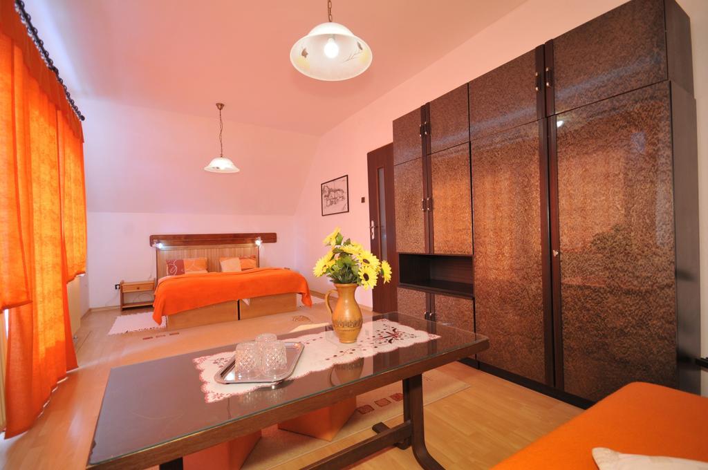 Vila Helena Hotel Liptovsky Jan Luaran gambar